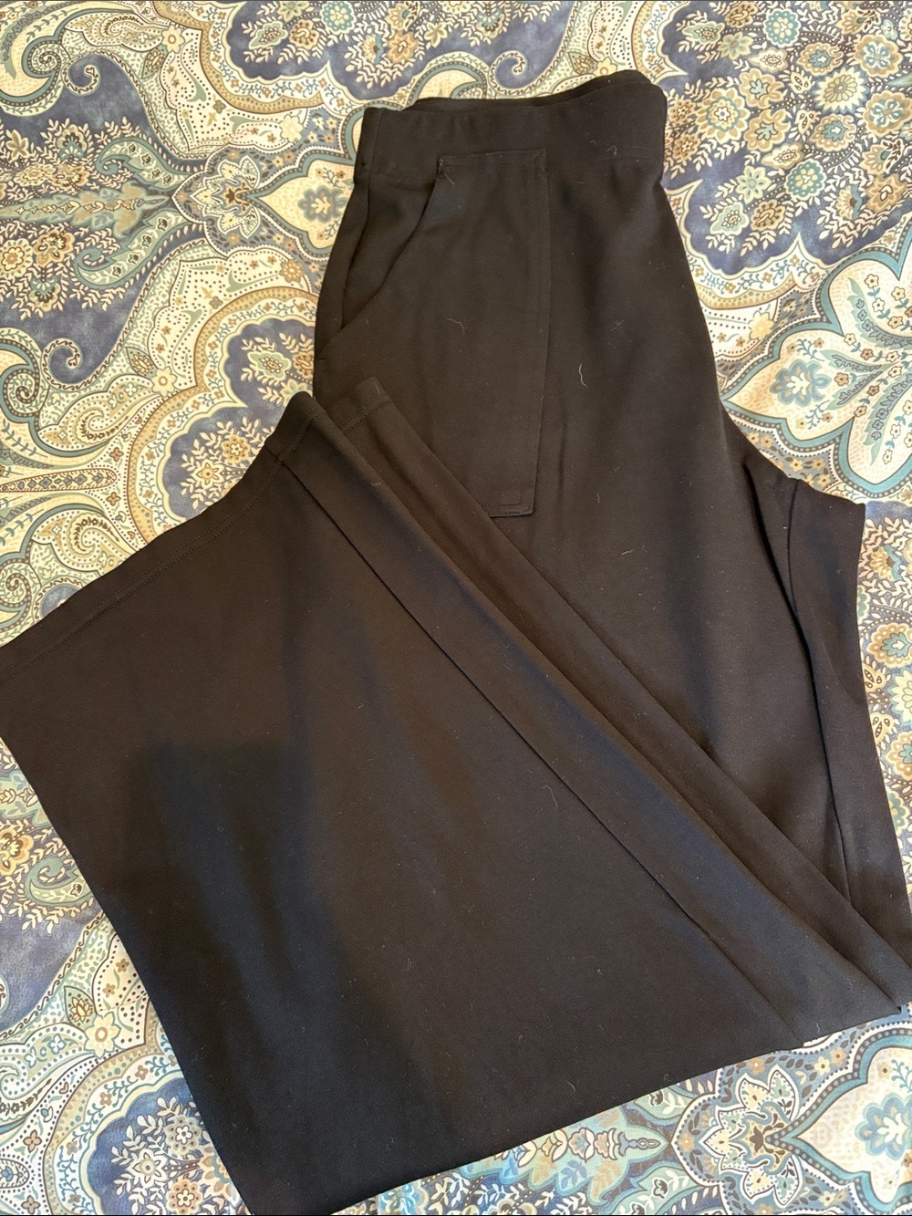 Max Studio Black Wide-Leg Knit Pants with Pockets